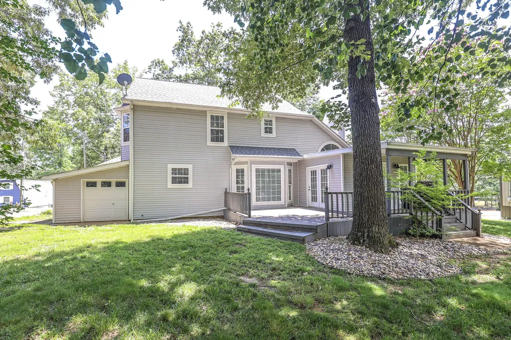 139 Sir Rogers Drive Gilbertsville KY 42044
