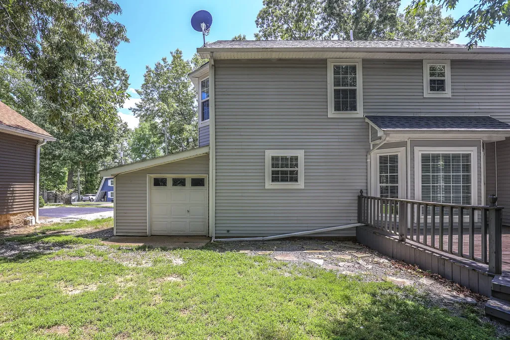 139 Sir Rogers Drive Gilbertsville KY 42044