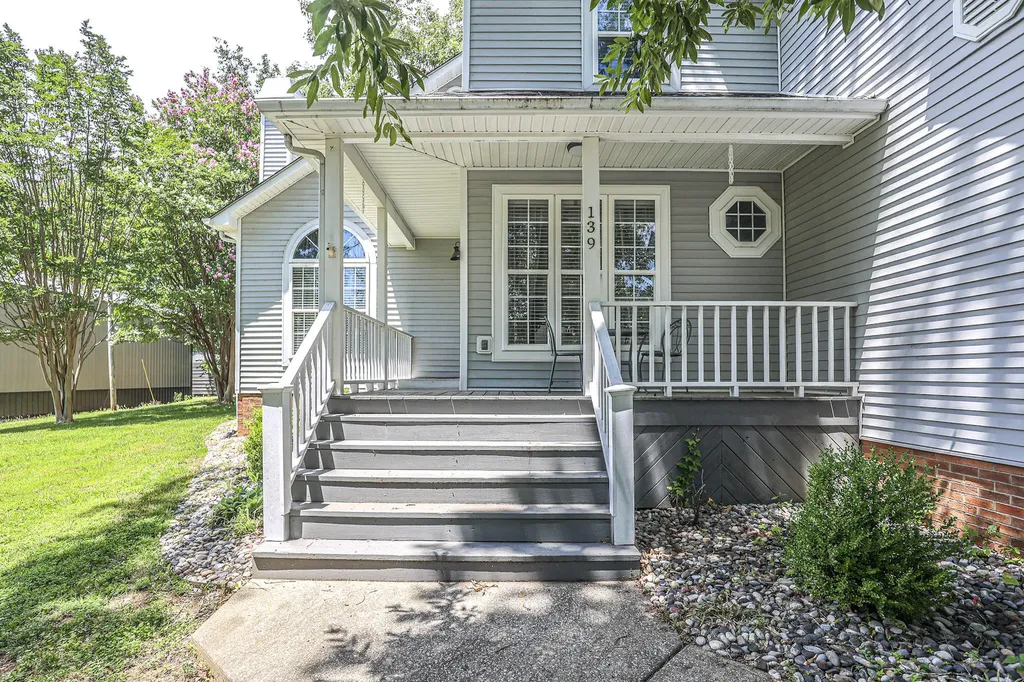 139 Sir Rogers Drive Gilbertsville KY 42044