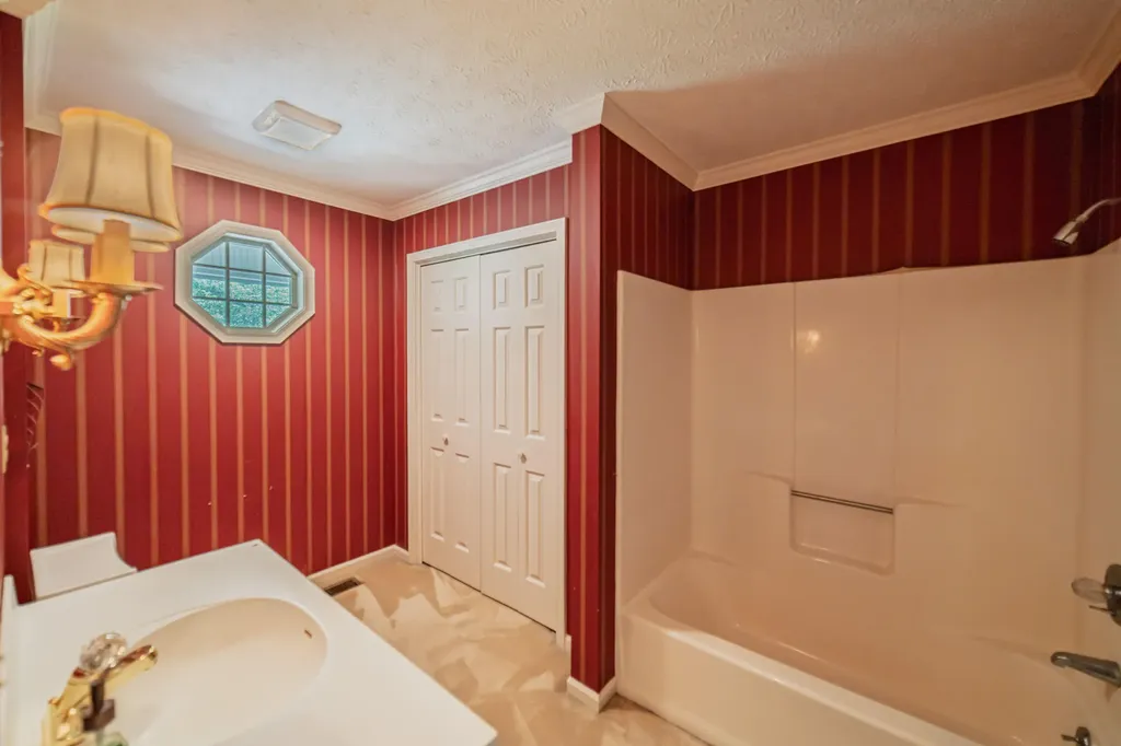 555 Whitney Drive Paducah KY 42001