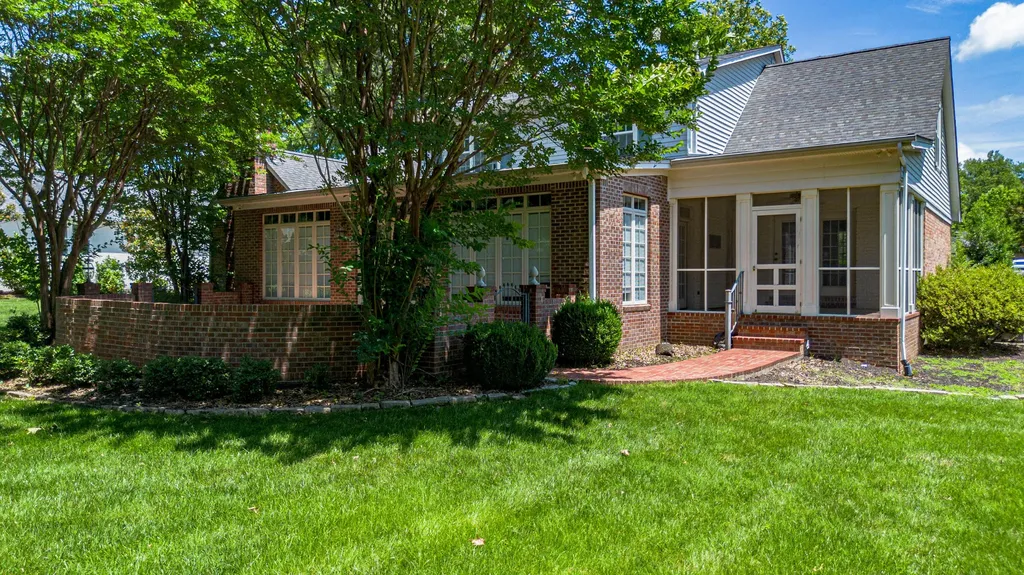 555 Whitney Drive Paducah KY 42001