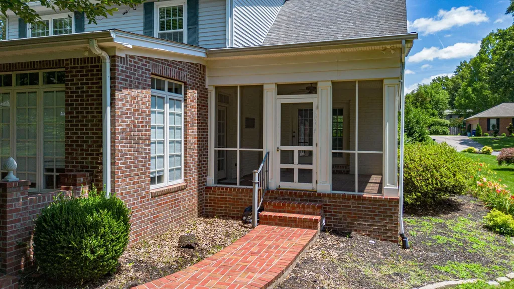 555 Whitney Drive Paducah KY 42001