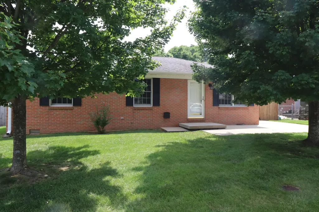 200 Corman Drive Nicholasville KY 40356