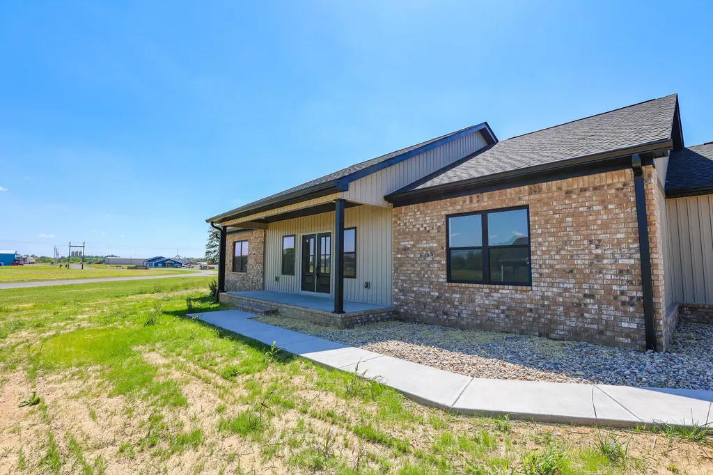 111 Ayly Estates Drive Mayfield KY 42066