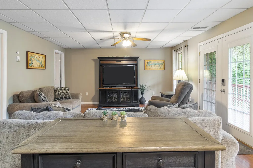 331 Pollard Circle Cadiz KY 42211