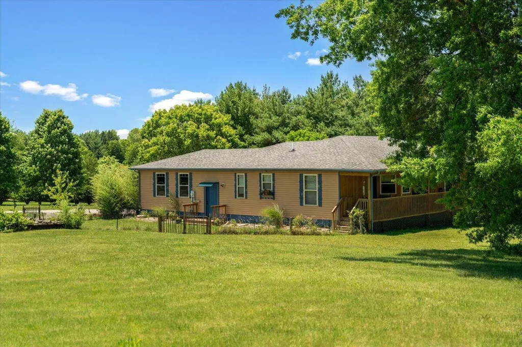 255 Galloway Road Stamping Ground KY 40379