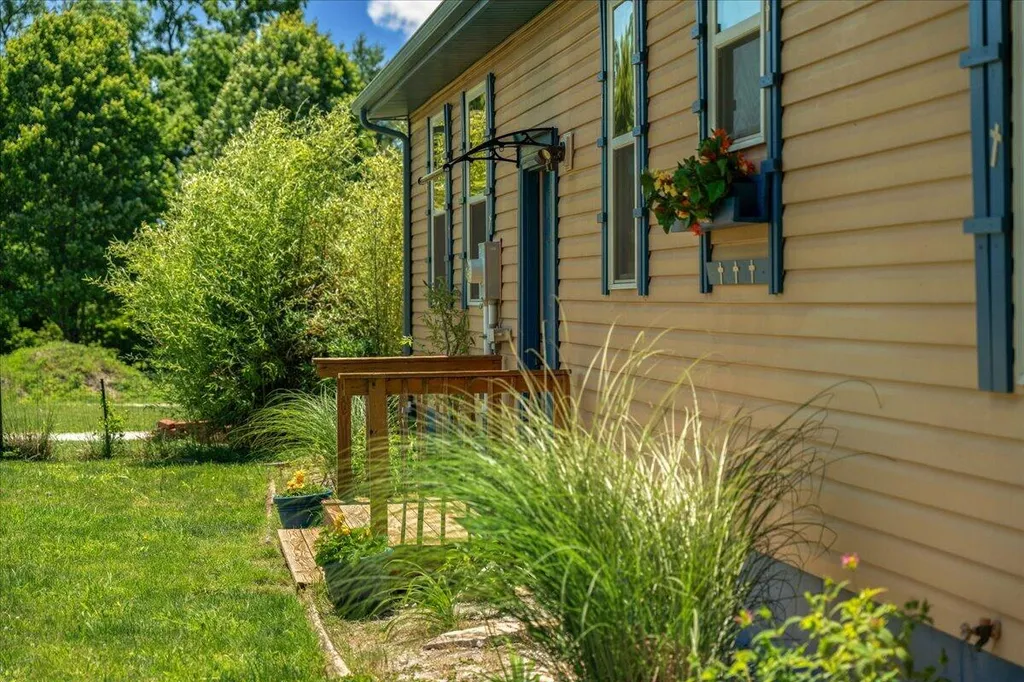 255 Galloway Road Stamping Ground KY 40379