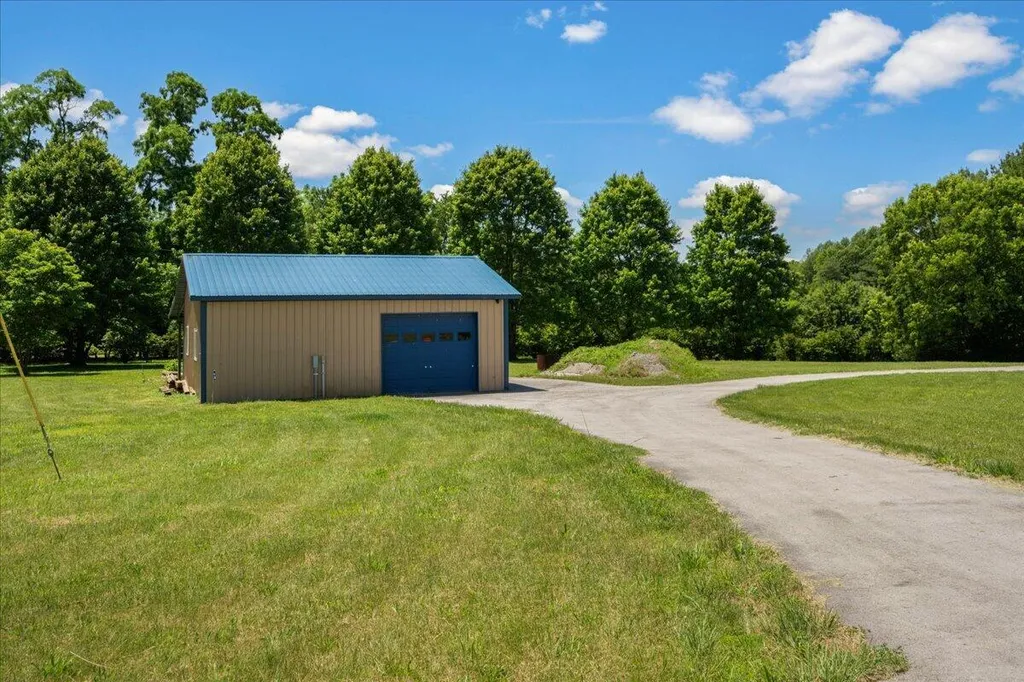 255 Galloway Road Stamping Ground KY 40379