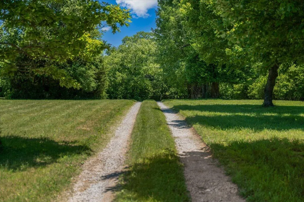 255 Galloway Road Stamping Ground KY 40379