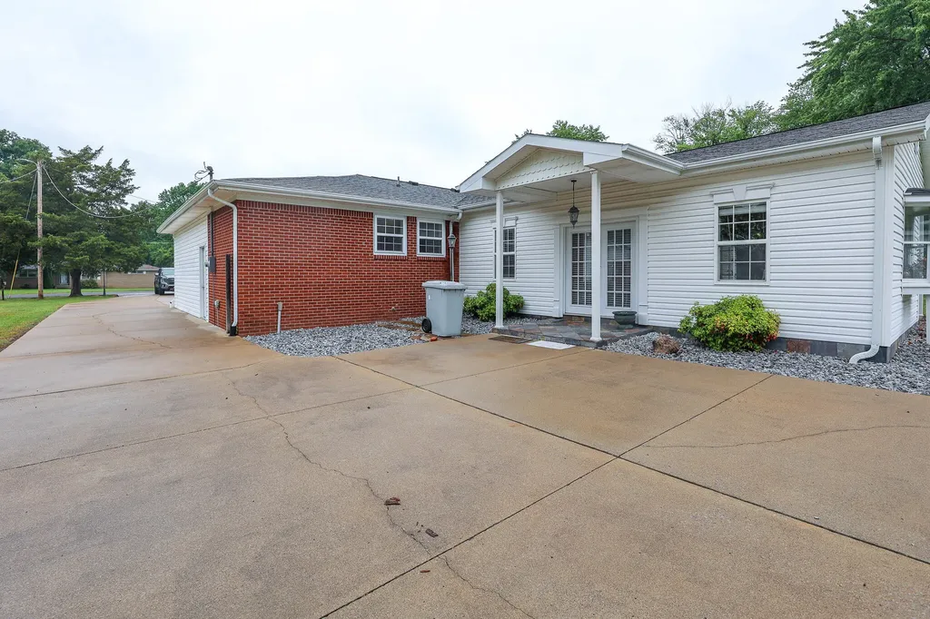 245 Babbland Drive Paducah KY 42003