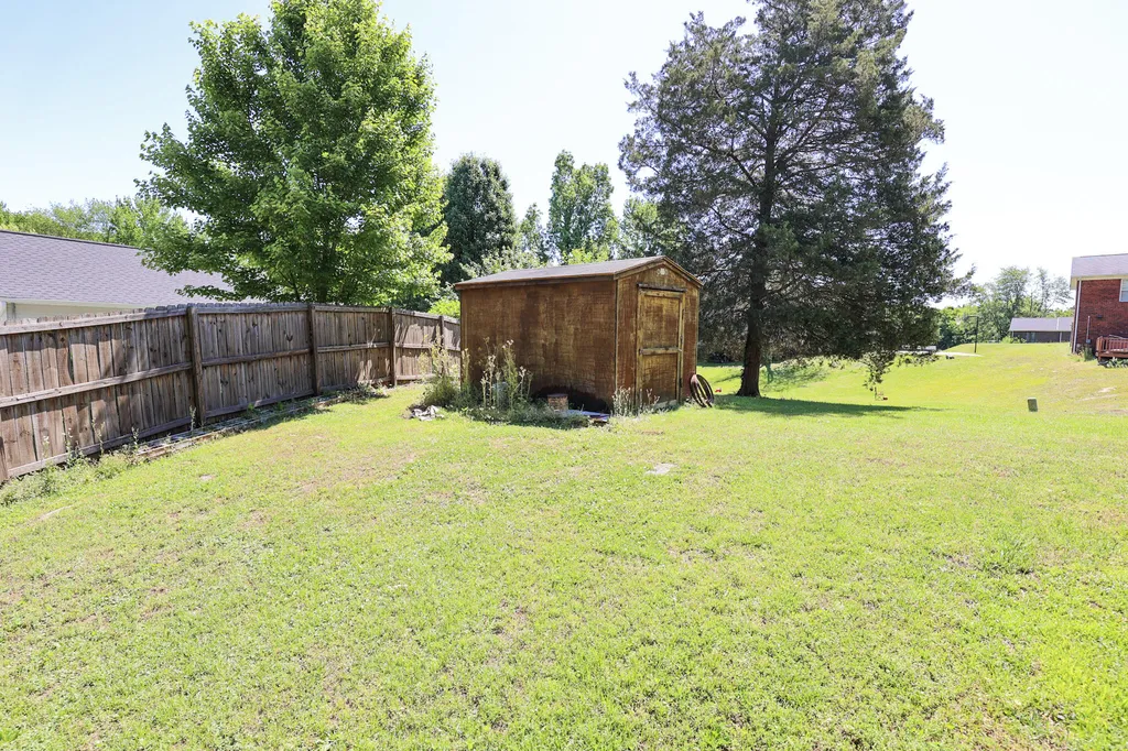 329 Carson Way Paducah KY 42003