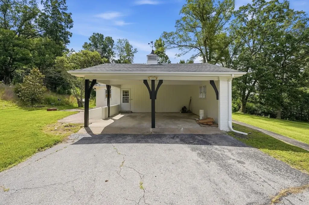 1588 U.s. 641 Marion KY 42064