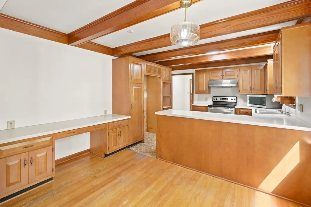 1588 U.s. 641 Marion KY 42064