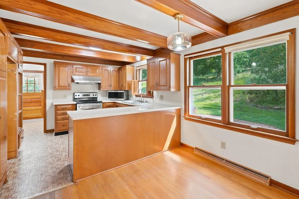 1588 U.s. 641 Marion KY 42064
