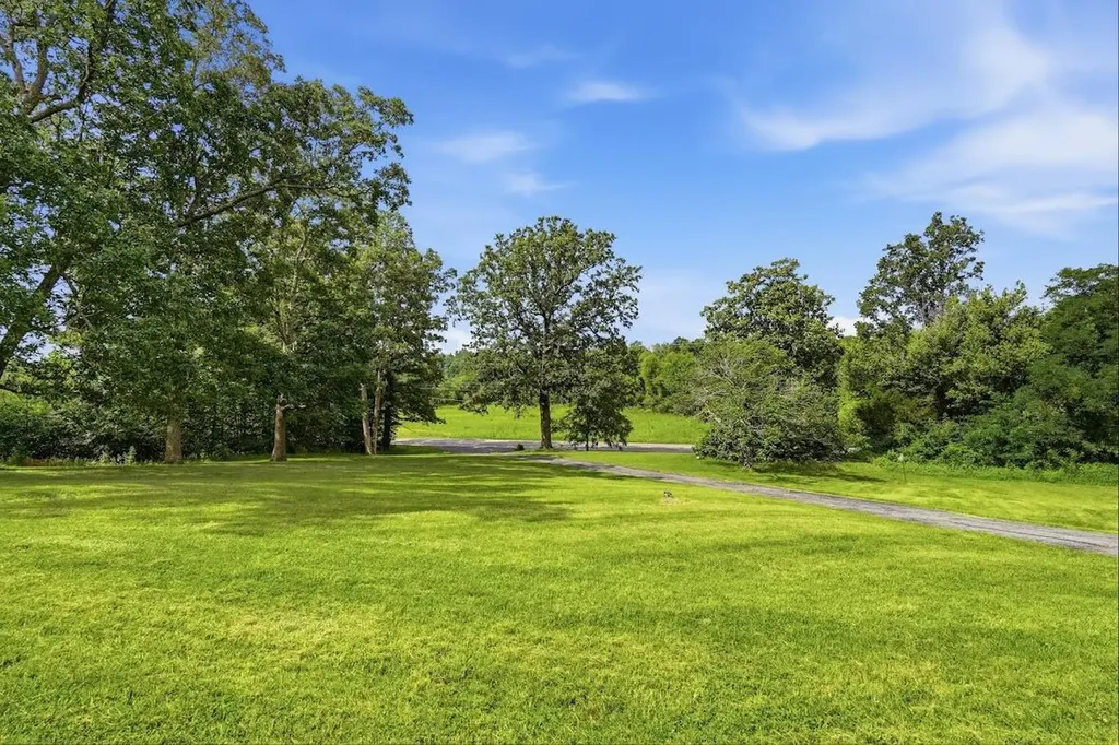 1588 U.s. 641 Marion KY 42064