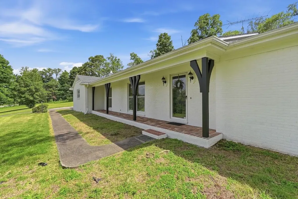 1588 U.s. 641 Marion KY 42064