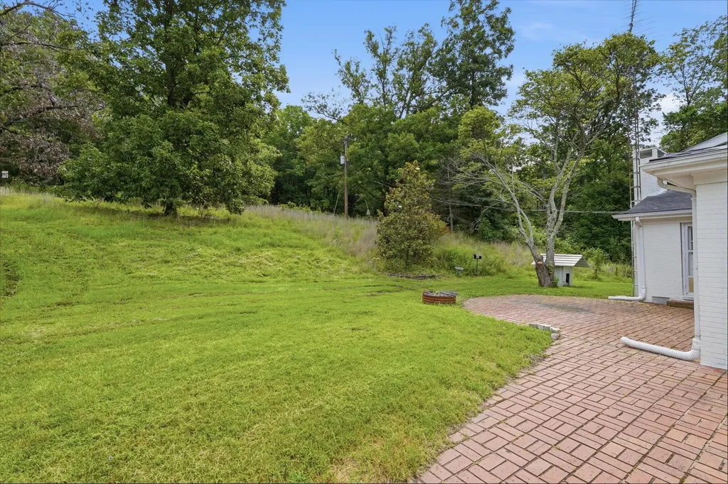 1588 U.s. 641 Marion KY 42064