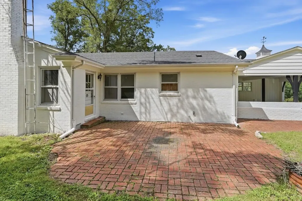1588 U.s. 641 Marion KY 42064