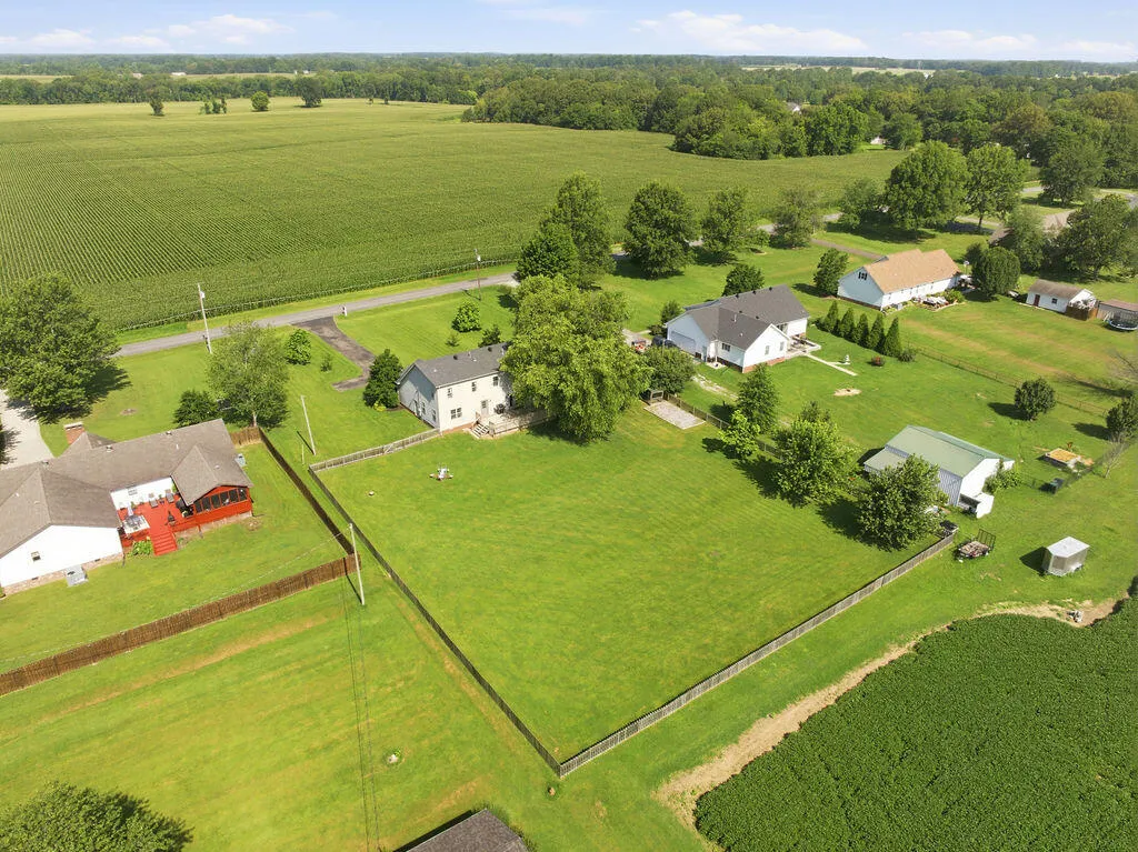 860 Oaks Country Club Road Murray KY 42071