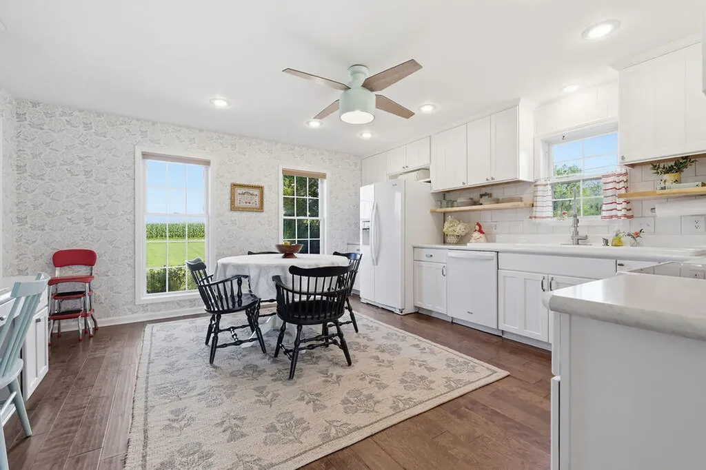 860 Oaks Country Club Road Murray KY 42071
