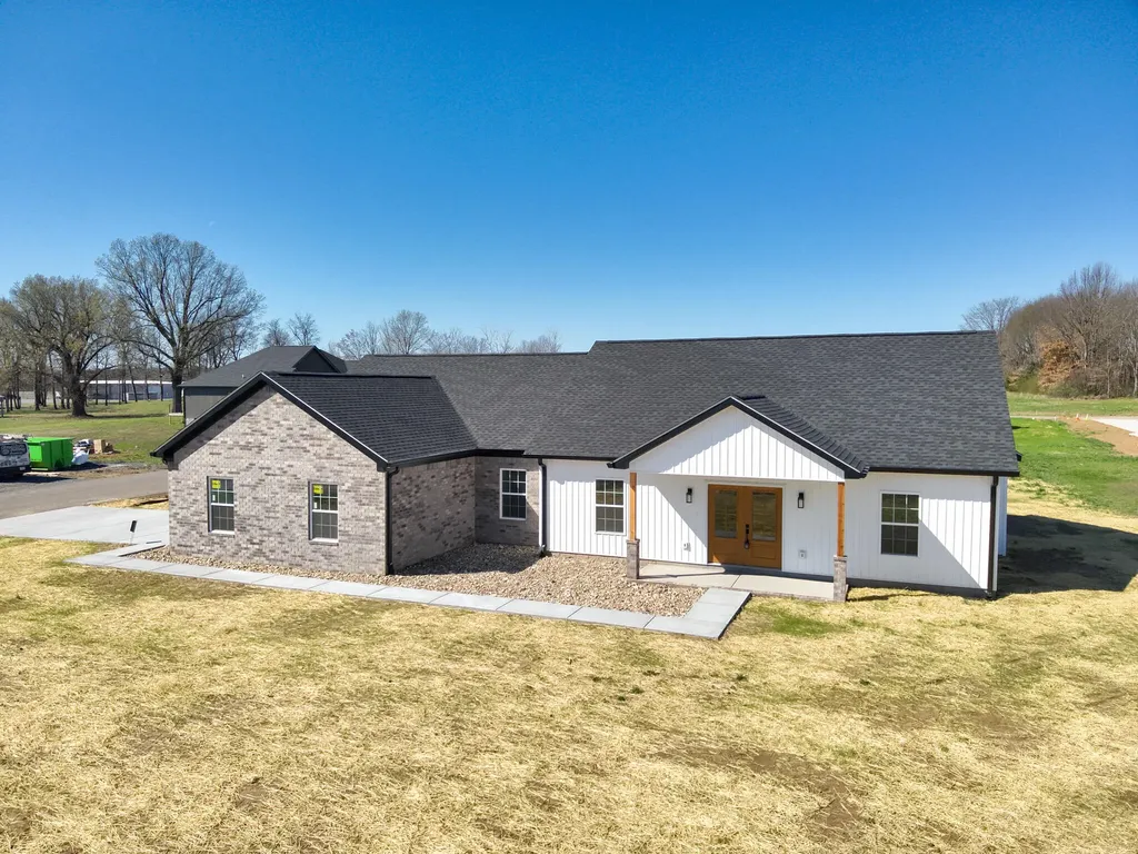 139 Ayly Estates Drive Mayfield KY 42066