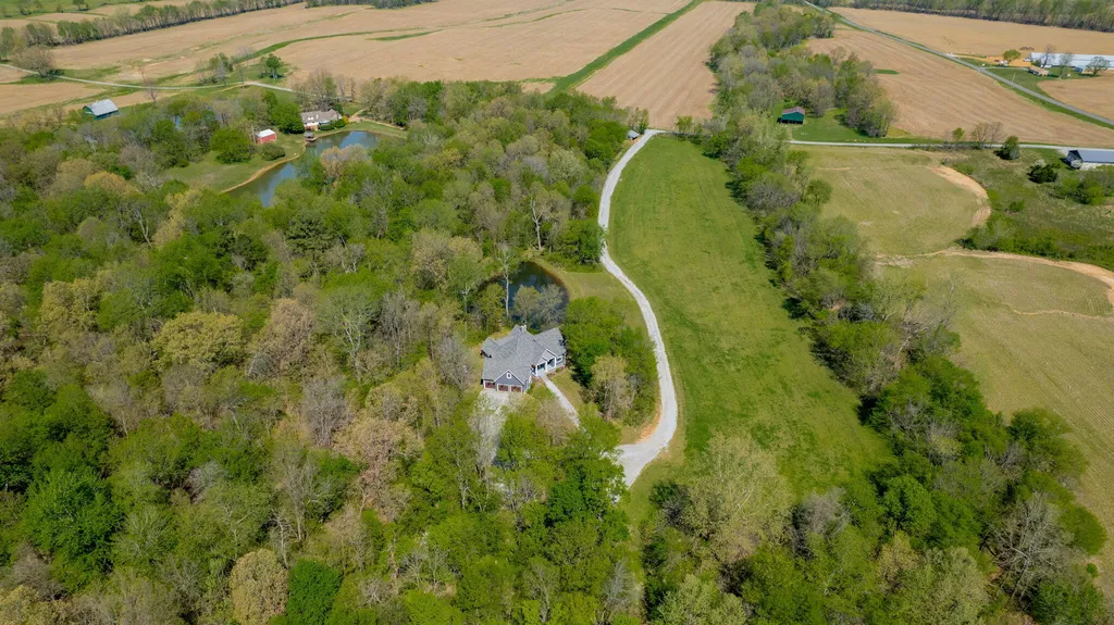 171 Young Road Hickory KY 42051