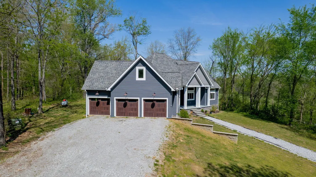 171 Young Road Hickory KY 42051