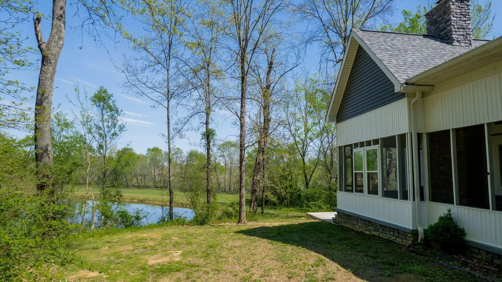 171 Young Road Hickory KY 42051