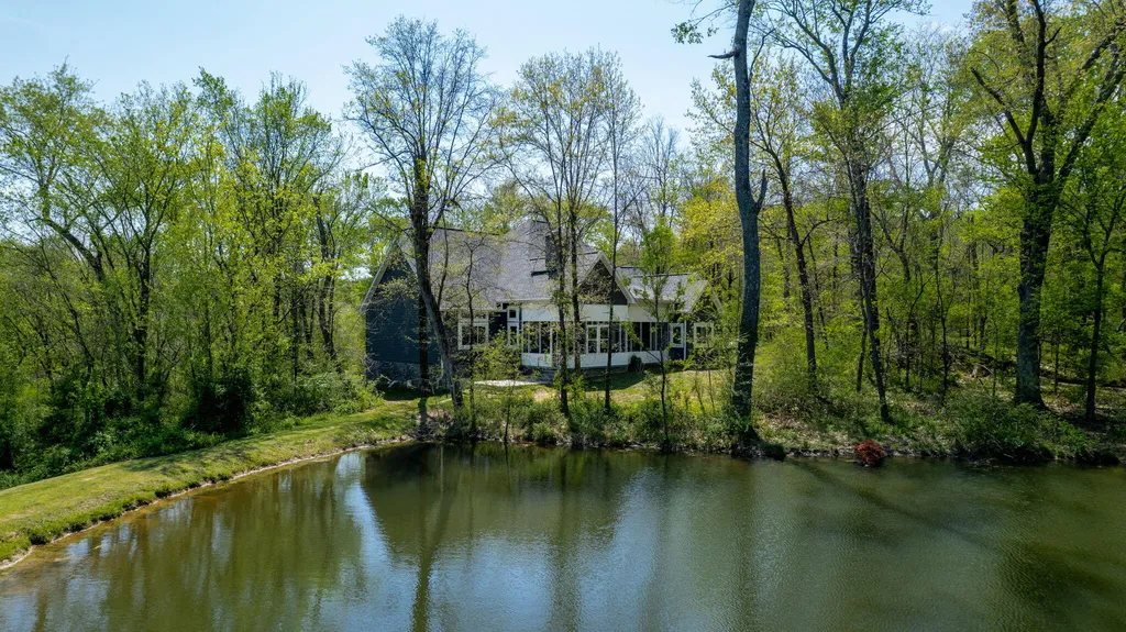 171 Young Road Hickory KY 42051