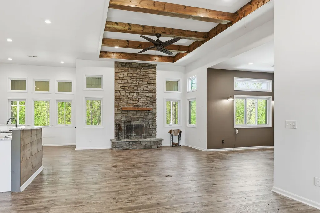 171 Young Road Hickory KY 42051