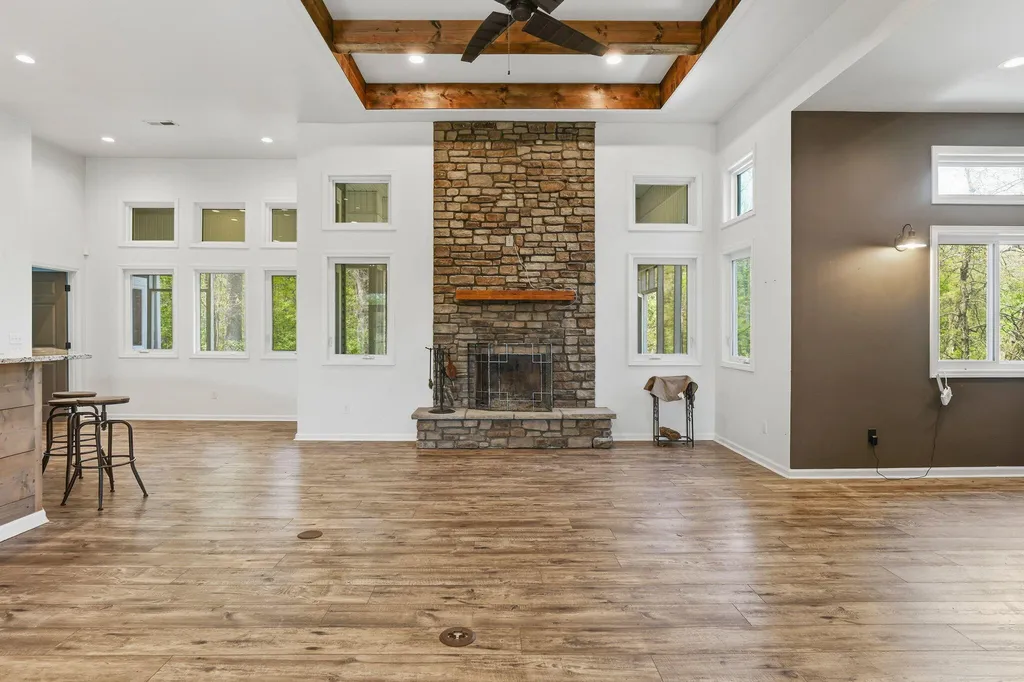171 Young Road Hickory KY 42051