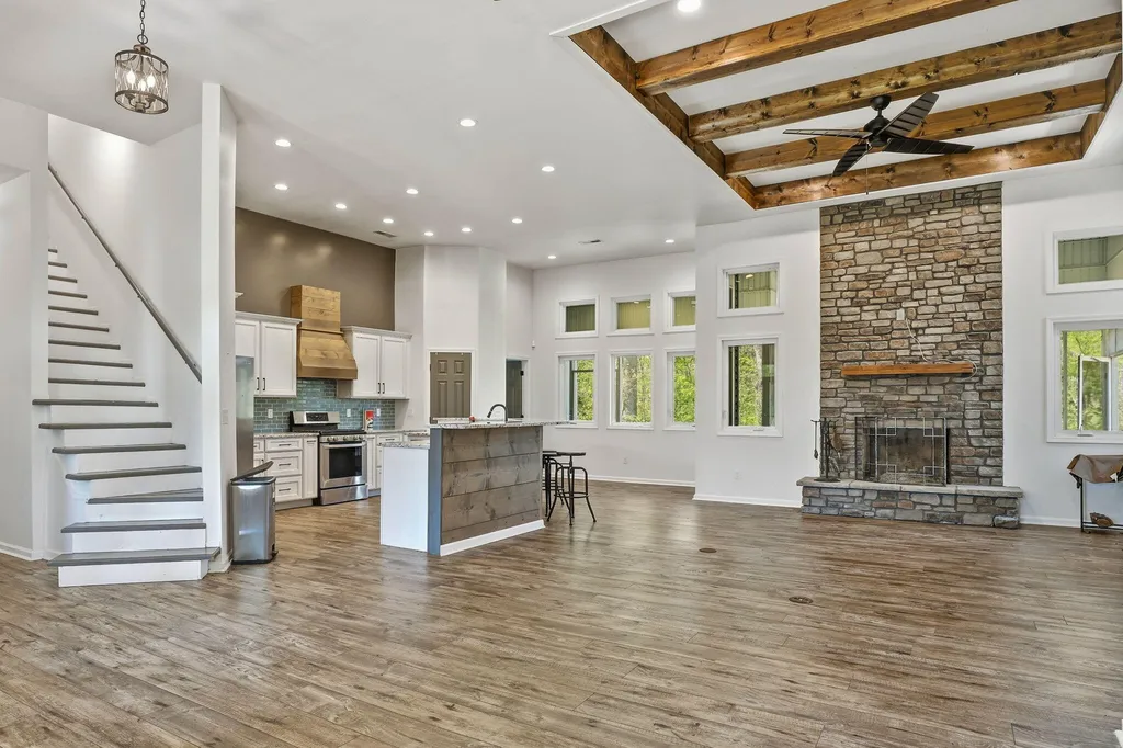 171 Young Road Hickory KY 42051