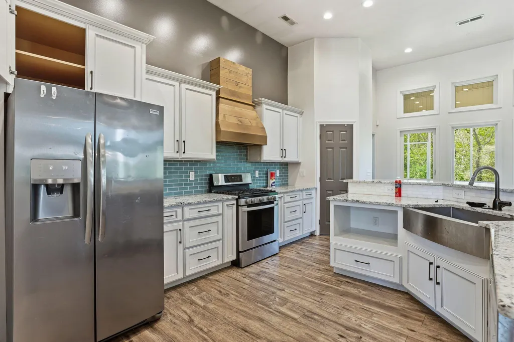 171 Young Road Hickory KY 42051