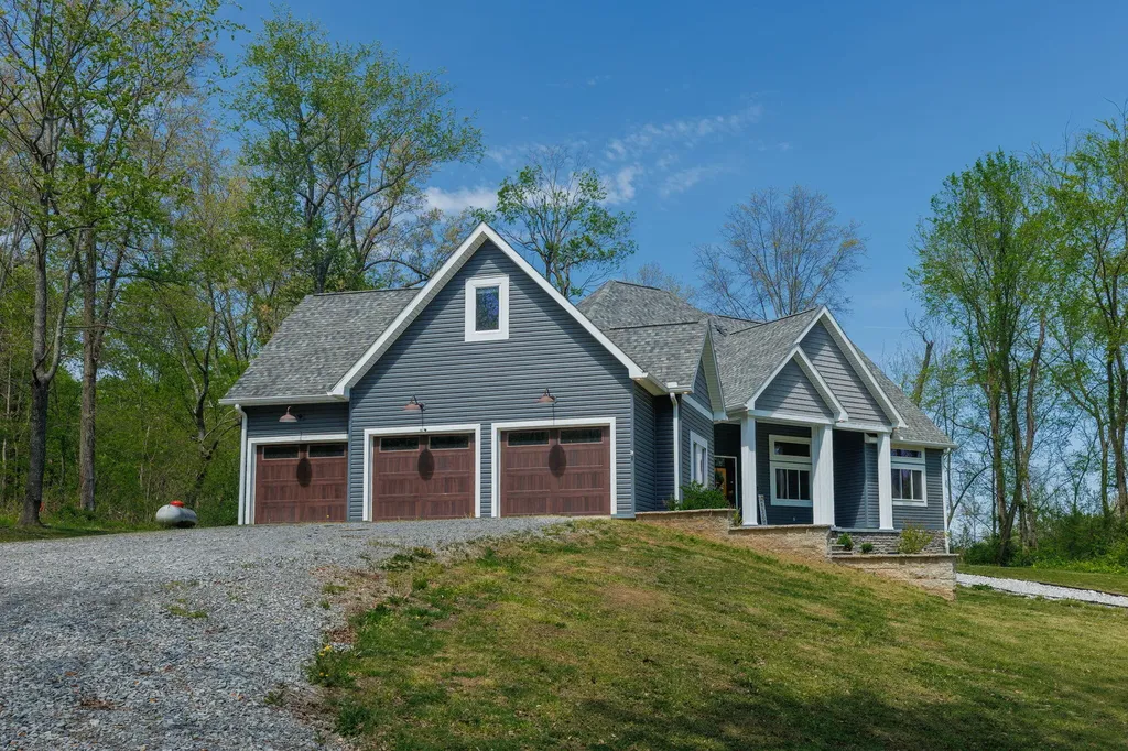 171 Young Road Hickory KY 42051