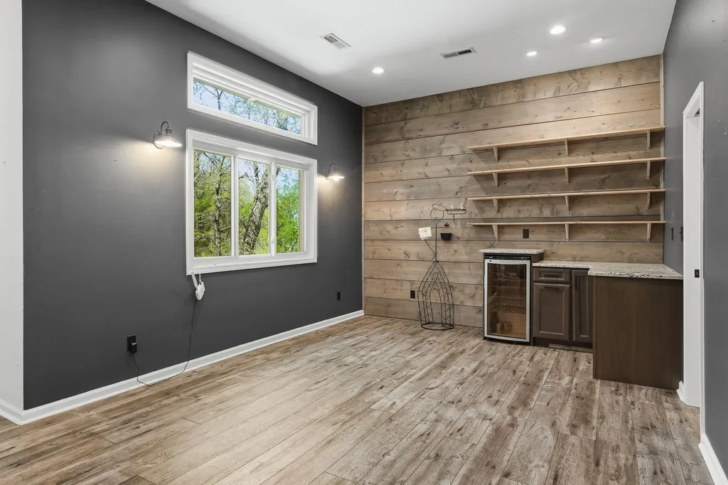 171 Young Road Hickory KY 42051