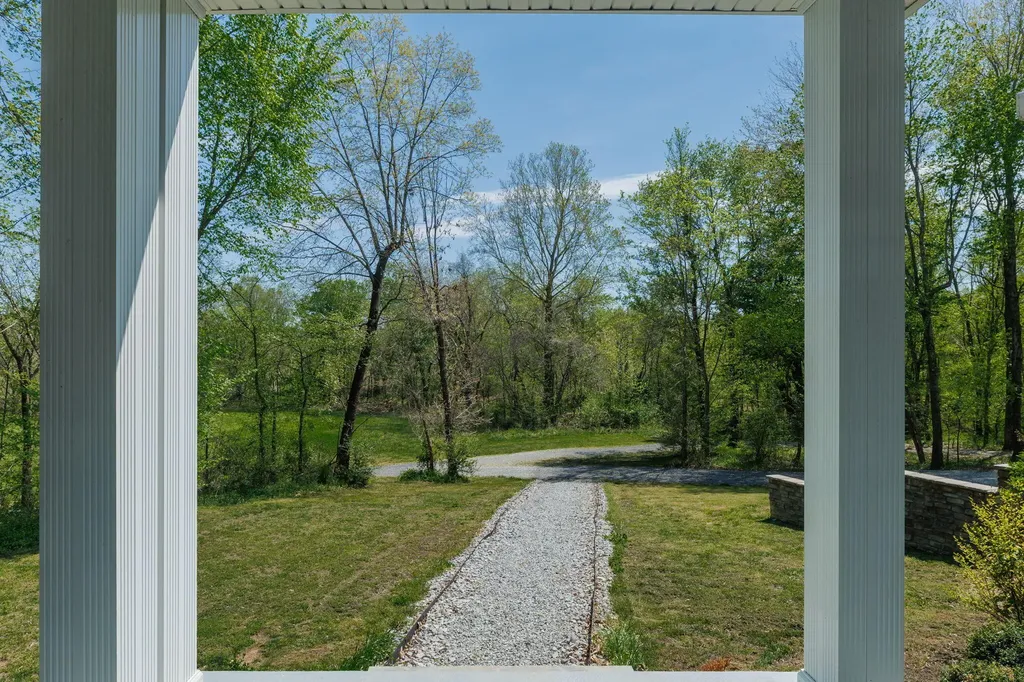 171 Young Road Hickory KY 42051