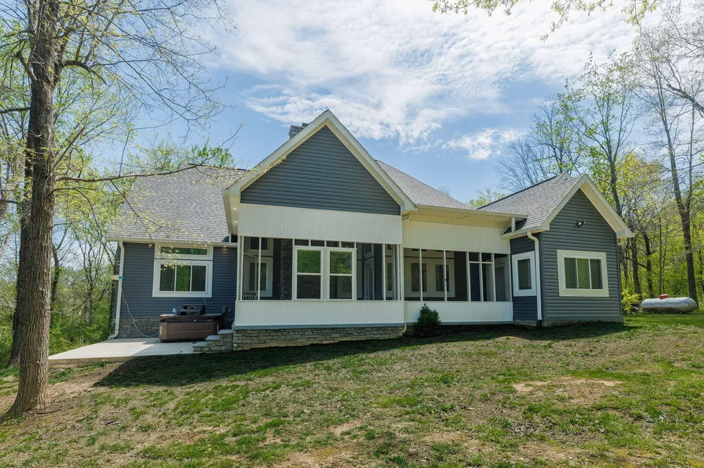 171 Young Road Hickory KY 42051