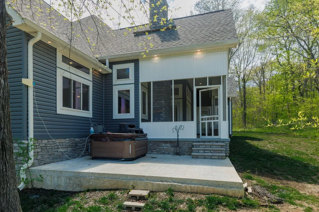 171 Young Road Hickory KY 42051