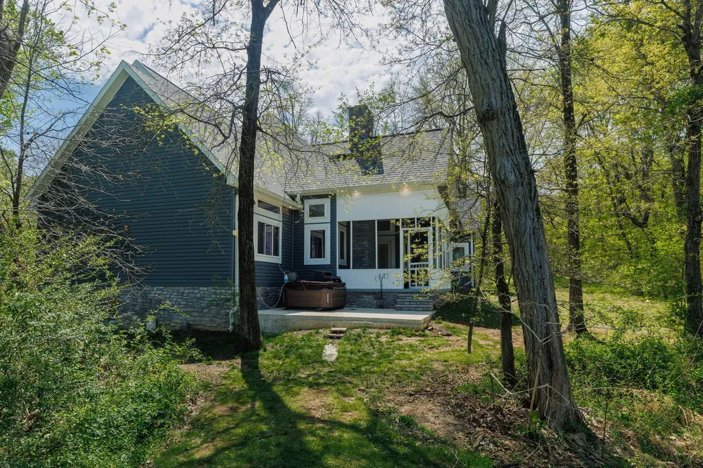 171 Young Road Hickory KY 42051