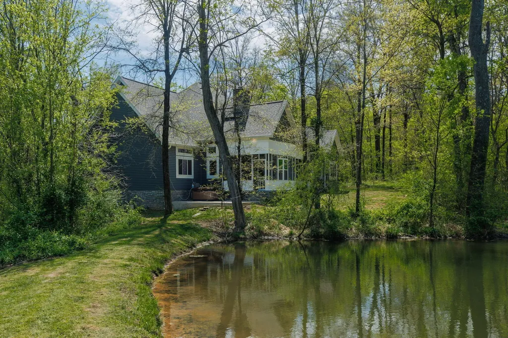 171 Young Road Hickory KY 42051