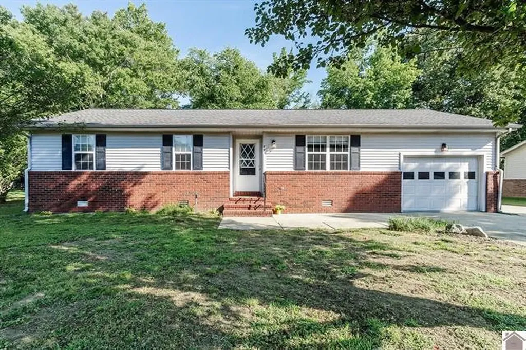 86 Cambridge Drive Murray KY 42071