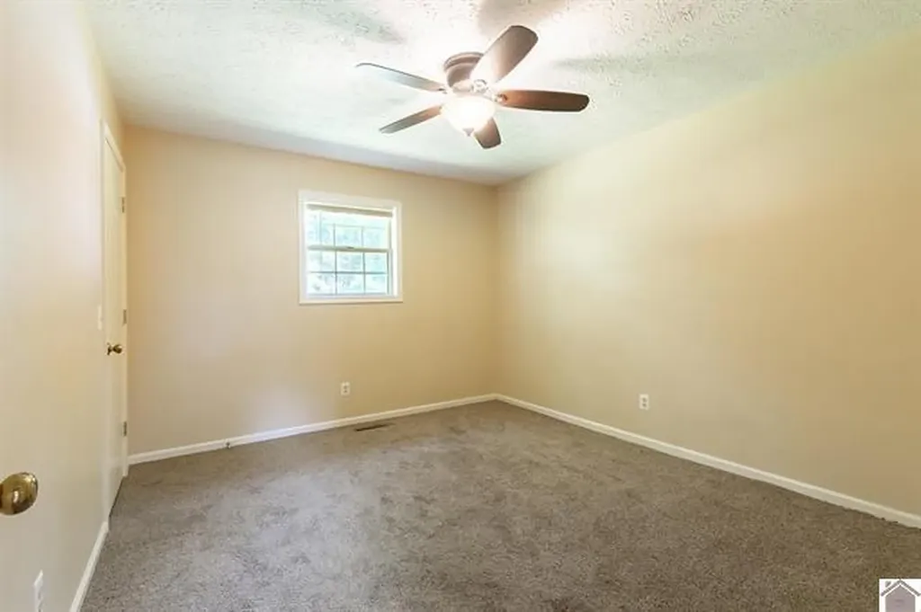 86 Cambridge Drive Murray KY 42071