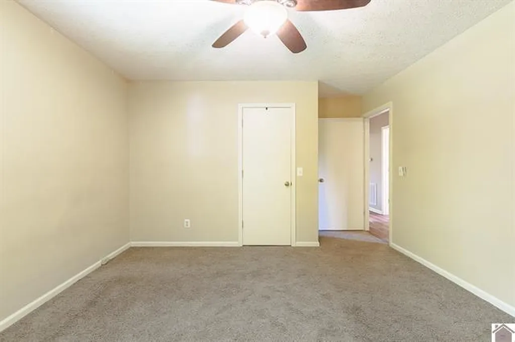 86 Cambridge Drive Murray KY 42071