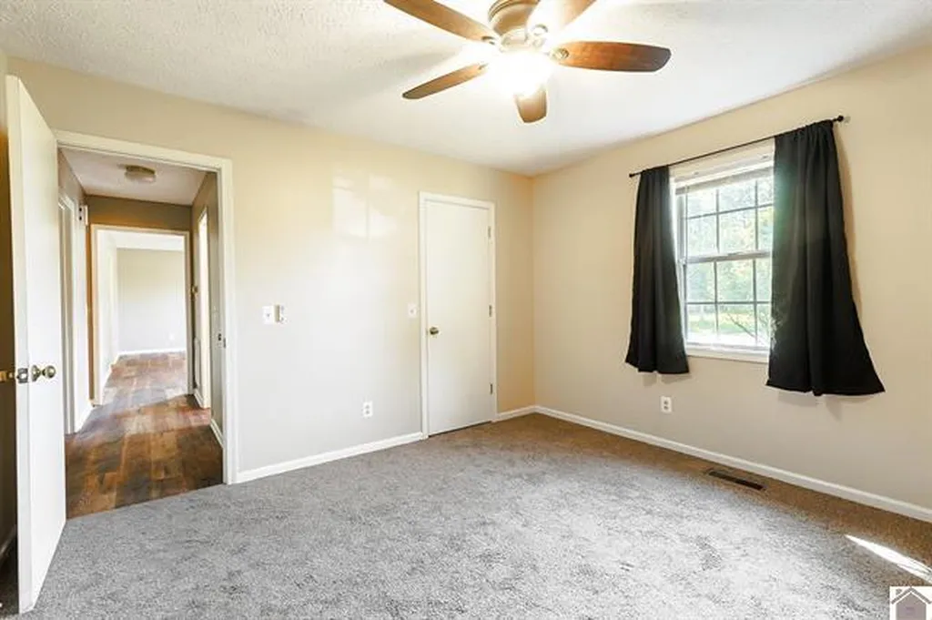 86 Cambridge Drive Murray KY 42071