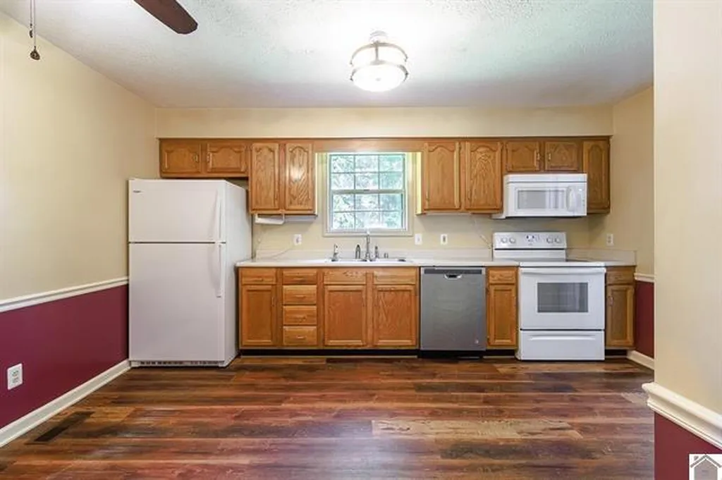 86 Cambridge Drive Murray KY 42071