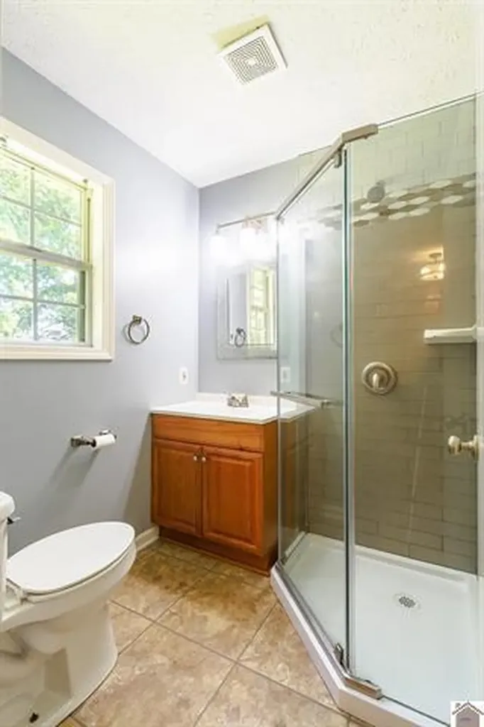 86 Cambridge Drive Murray KY 42071