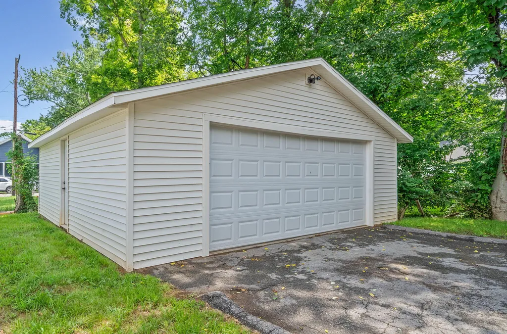 1716 S Virginia Street Hopkinsville KY 42240