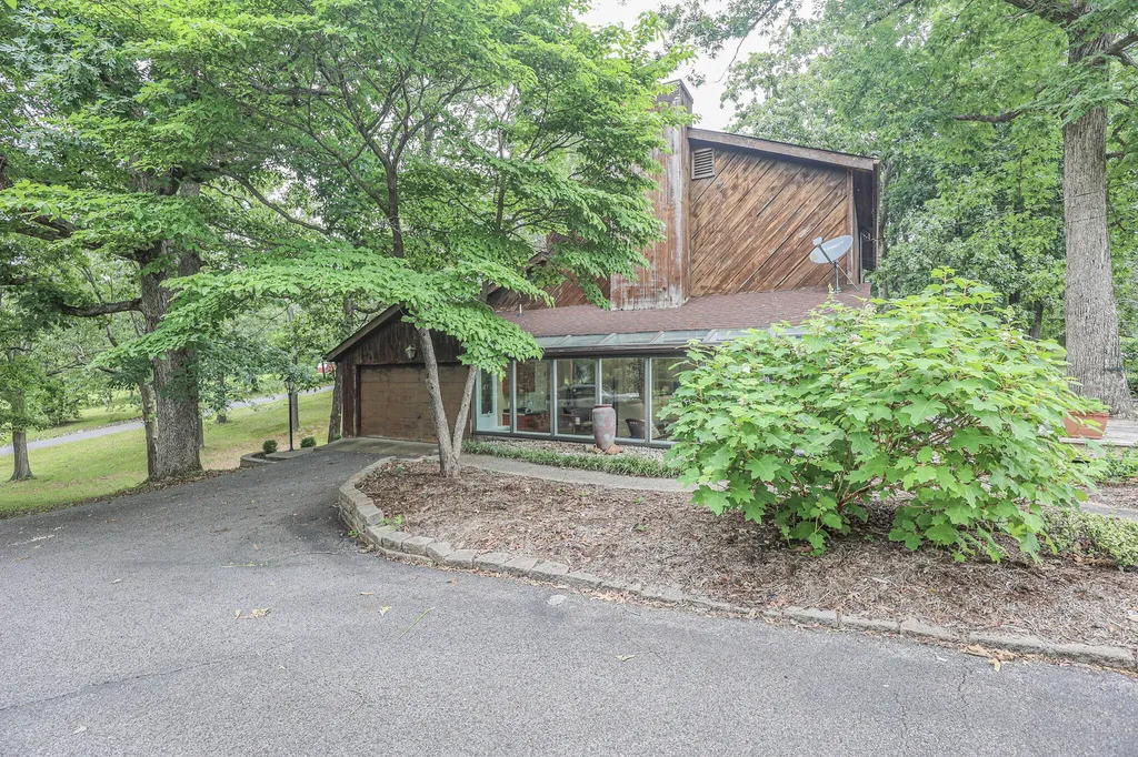 116 Delaware Road Gilbertsville KY 42044