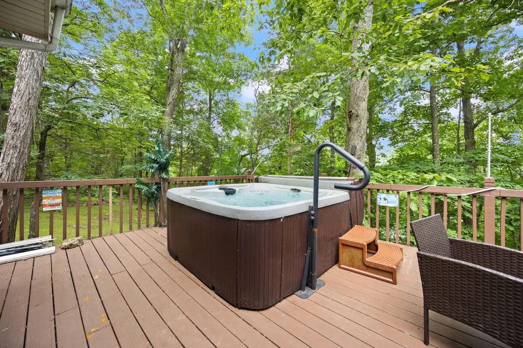 1060 Stone Gate Drive Burnside KY 42519