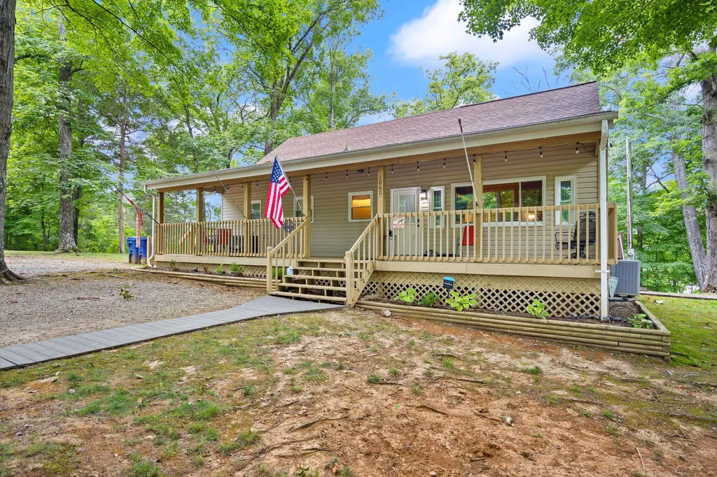 1060 Stone Gate Drive Burnside KY 42519